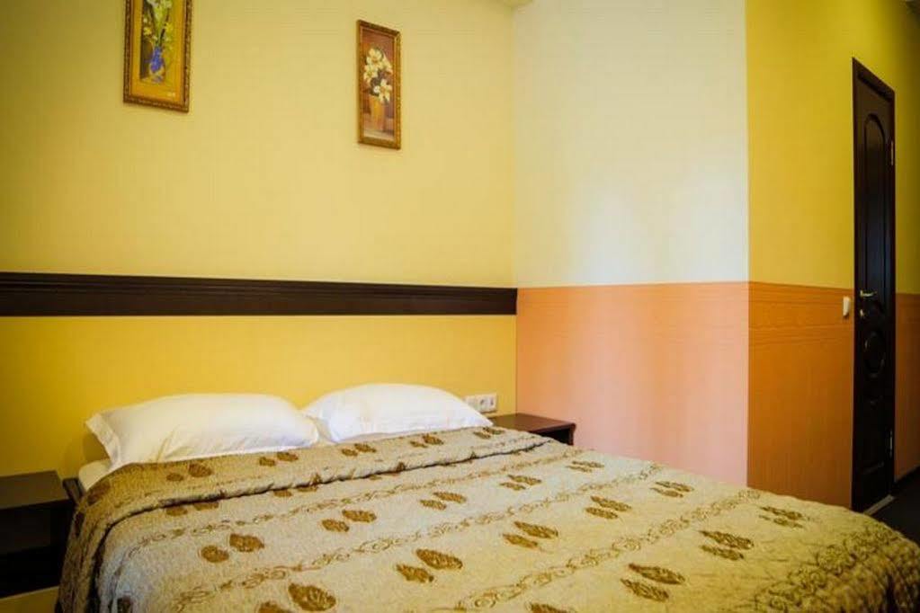 Mildom Express Hotell Alma-Ata Exteriör bild